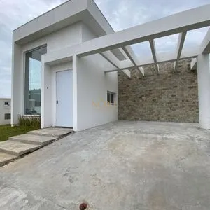 Casa com 161m², 3 dormitórios, 3 suítes, 2 vagas no Lake Cond. Resort em Torres para Comprar