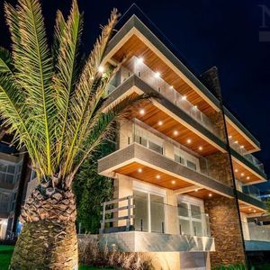 Apartamento com 122m², 3 dormitórios, 1 suíte, 3 vagas no Cannes Résidentiel em Torres para Comprar