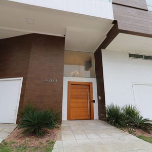 Apartamento com 85m², 2 dormitórios, 1 suíte, 1 vaga no Torres Elegance em Torres para Comprar