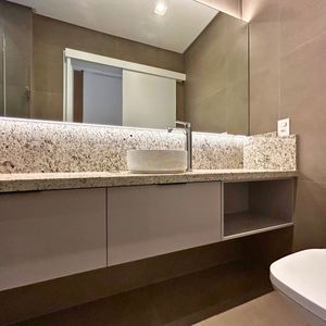 Apartamento com 79m², 2 dormitórios, 2 suítes, 1 vaga no Rosa dos Ventos em Torres para Comprar