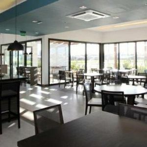 Casa de Condomínio com 187m², 3 dormitórios, 3 suítes, 2 vagas no Condomínio Ilhas Park em Torres para Comprar