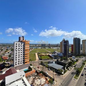 Apartamento com 78m², 2 dormitórios, 2 suítes, 1 vaga no Rosa dos Ventos em Torres para Comprar