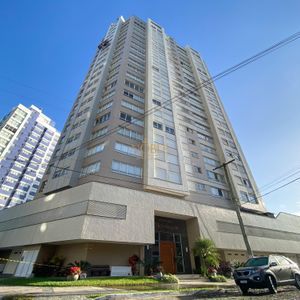 Apartamento com 120m², 4 dormitórios, 1 suíte, 2 vagas no Michelângelo em Torres para Comprar