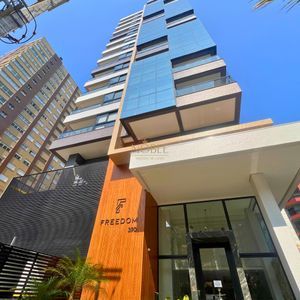 Apartamento com 72m², 2 dormitórios, 1 suíte, 1 vaga no Freedom em Torres para Comprar