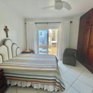 Casa com 500m², 7 dormitórios, 2 suítes, 2 vagas no bairro Centro em Torres para Comprar