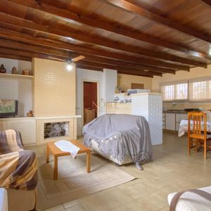 Casa com 152m², 3 dormitórios, 1 suíte, 4 vagas no bairro Praia da Cal em Torres para Comprar