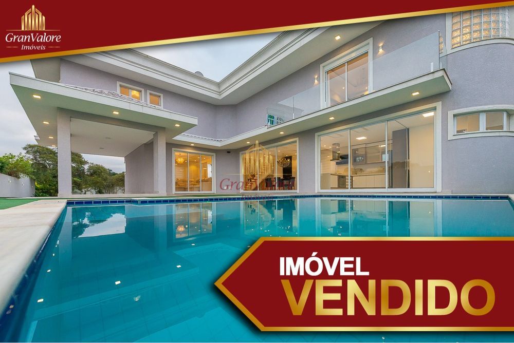 Casa Em Condominio Com 461m De Terreno E Piscina Aquecida
