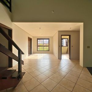 Casa, 6 dormitórios, 1 suíte, 4 vagas no bairro Stan em Torres para Comprar