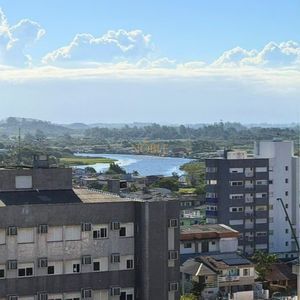 Apartamento com 68m², 2 dormitórios, 1 suíte, 1 vaga no Monet em Torres para Comprar