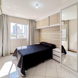 Apartamento com 92m², 2 dormitórios, 1 suíte, 1 vaga no Solar da Praça em Torres para Comprar