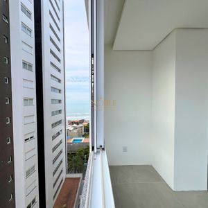 Apartamento com 166m², 2 dormitórios, 2 suítes, 2 vagas no La Vistara em Torres para Comprar