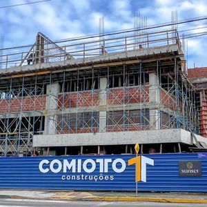 Apartamento com 81m², 2 dormitórios, 1 suíte, 1 vaga no Sunset Place em Torres para Comprar