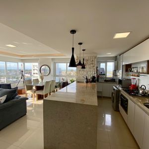 Apartamento com 100m², 3 dormitórios, 1 suíte, 2 vagas no Torre de Athena em Torres para Comprar