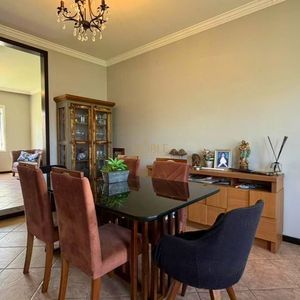 Casa com 209m², 3 dormitórios, 1 suíte, 2 vagas no bairro Igra em Torres para Comprar