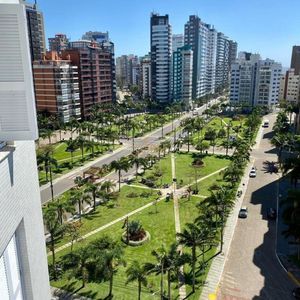 Apartamento com 186m², 3 dormitórios, 1 suíte, 4 vagas no Debret em Torres para Comprar