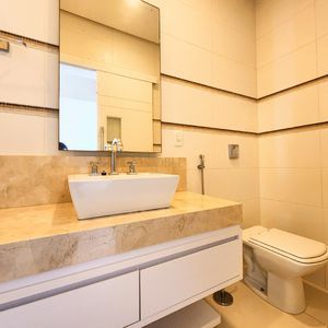 Casa de Condomínio com 440m², 5 dormitórios, 5 suítes, 2 vagas no Ocean Side em Torres para Comprar