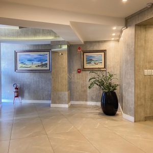 Apartamento com 186m², 3 dormitórios, 1 suíte, 4 vagas no Debret em Torres para Comprar