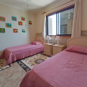 Apartamento com 142m², 3 dormitórios, 1 suíte, 2 vagas no Torre de La Cité em Torres para Comprar