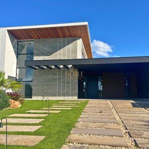 Casa de Condomínio com 240m², 4 dormitórios, 4 suítes, 2 vagas no Reserva das Águas em Torres para Comprar