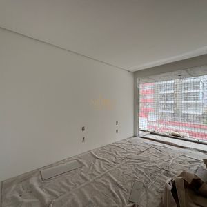 Apartamento com 80m², 2 dormitórios, 1 suíte, 2 vagas no Mirage em Torres para Comprar
