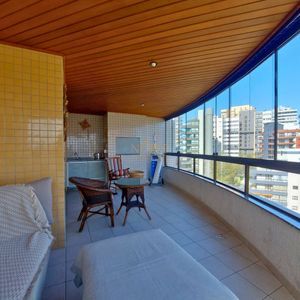 Apartamento com 131m², 3 dormitórios, 1 suíte, 2 vagas no Torre do Sol em Torres para Comprar