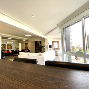 Apartamento com 249m², 4 dormitórios, 4 suítes, 3 vagas no Graziela em Torres para Comprar