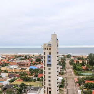 Apartamento com 249m², 4 dormitórios, 4 suítes, 3 vagas no Graziela em Torres para Comprar