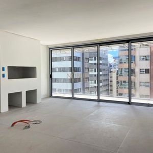 Apartamento com 165m², 3 dormitórios, 3 suítes, 3 vagas no Vanguard em Torres para Comprar