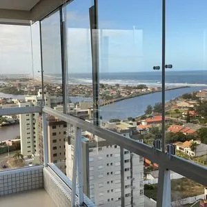 Cobertura com 262m², 3 dormitórios, 2 suítes, 2 vagas no Pérola da Praia em Torres para Comprar