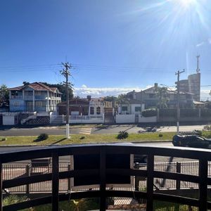 Cobertura com 220m², 3 dormitórios, 1 vaga no Punta Ballena em Torres para Comprar