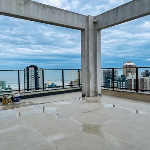 Apartamento com 166m², 2 dormitórios, 2 suítes, 1 vaga no Titanium em Torres para Comprar