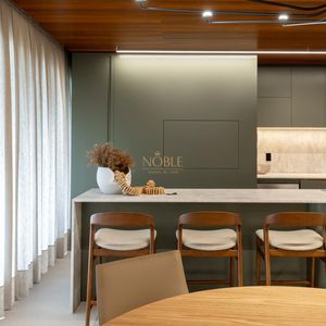 Apartamento com 207m², 3 dormitórios, 3 suítes, 3 vagas no Ares em Torres para Comprar