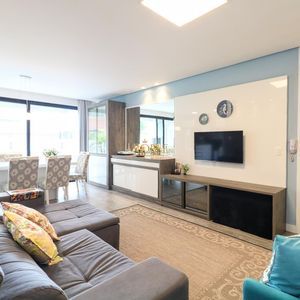 Apartamento com 128m², 3 dormitórios, 1 suíte, 2 vagas no Casa Carmel em Torres para Comprar