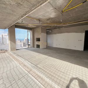Apartamento com 113m², 3 dormitórios, 3 suítes, 2 vagas no Mirage em Torres para Comprar