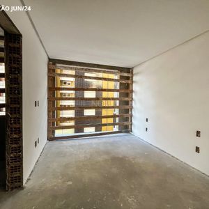 Apartamento com 200m², 4 dormitórios, 4 suítes, 3 vagas no Vanguard em Torres para Comprar