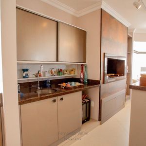 Apartamento com 263m², 4 dormitórios, 4 suítes, 4 vagas no Neptuno em Torres para Comprar