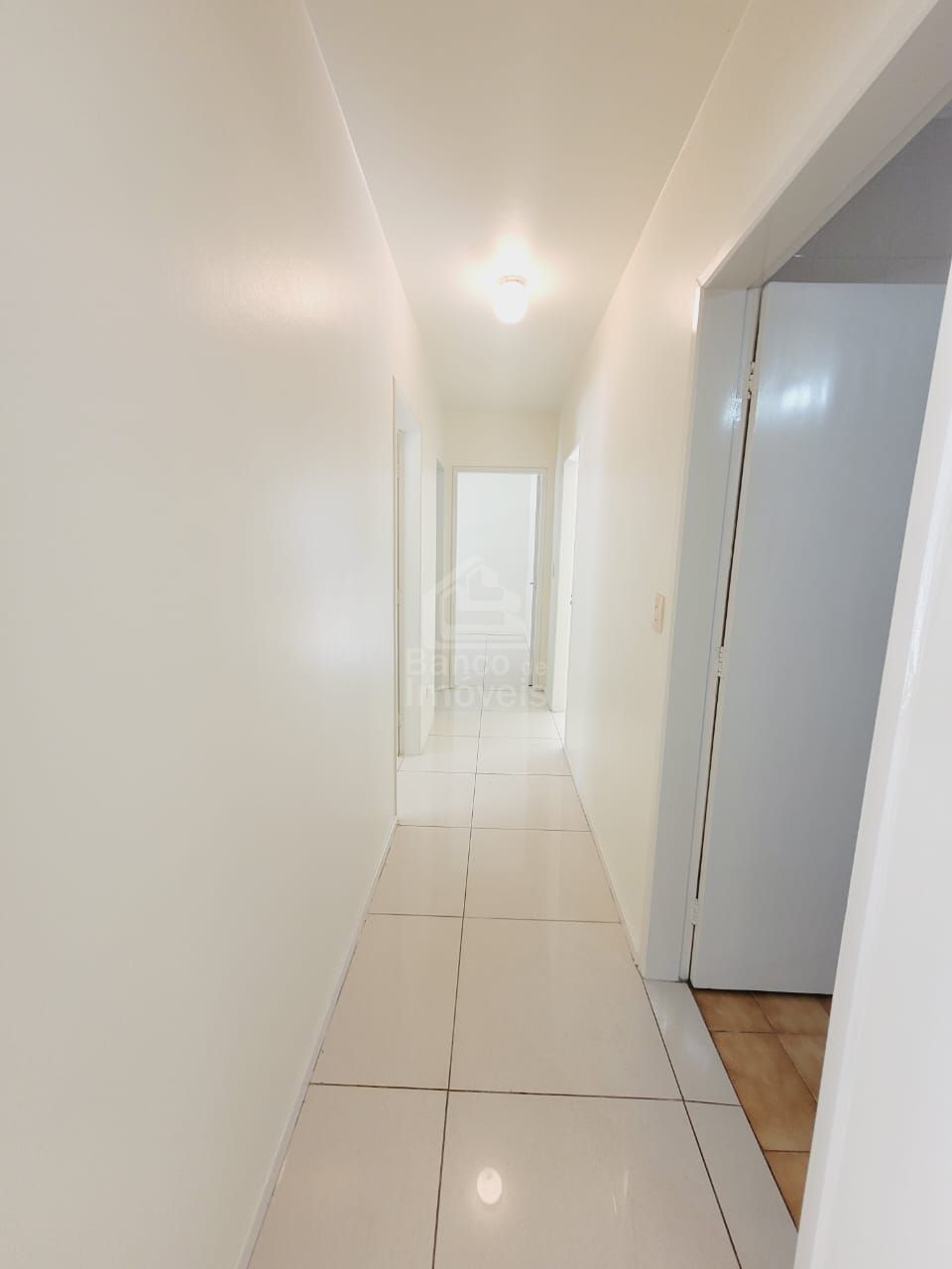 Apartamento à venda com 3 quartos, 105m² - Foto 3