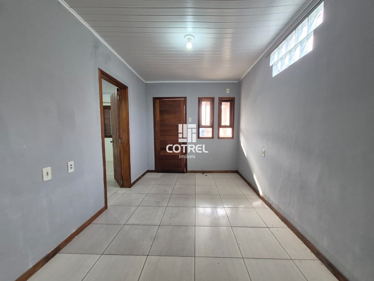 Casa Residencial para Locação 2 dormitórios sendo 1 suíte no bairro Camobi