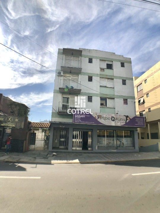 Apartamento para venda no Edifício Montezuma com 2 dormitórios, 1 dependência, 2