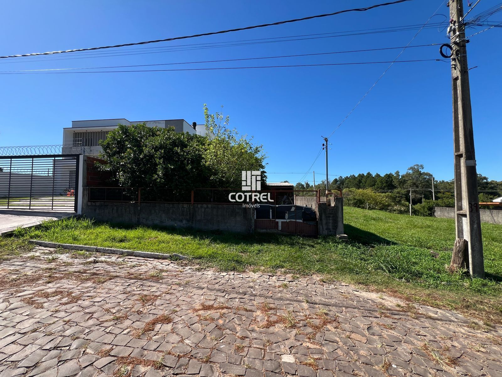 Terreno para venda 11 x 27 situado no residencial Céu Azul.