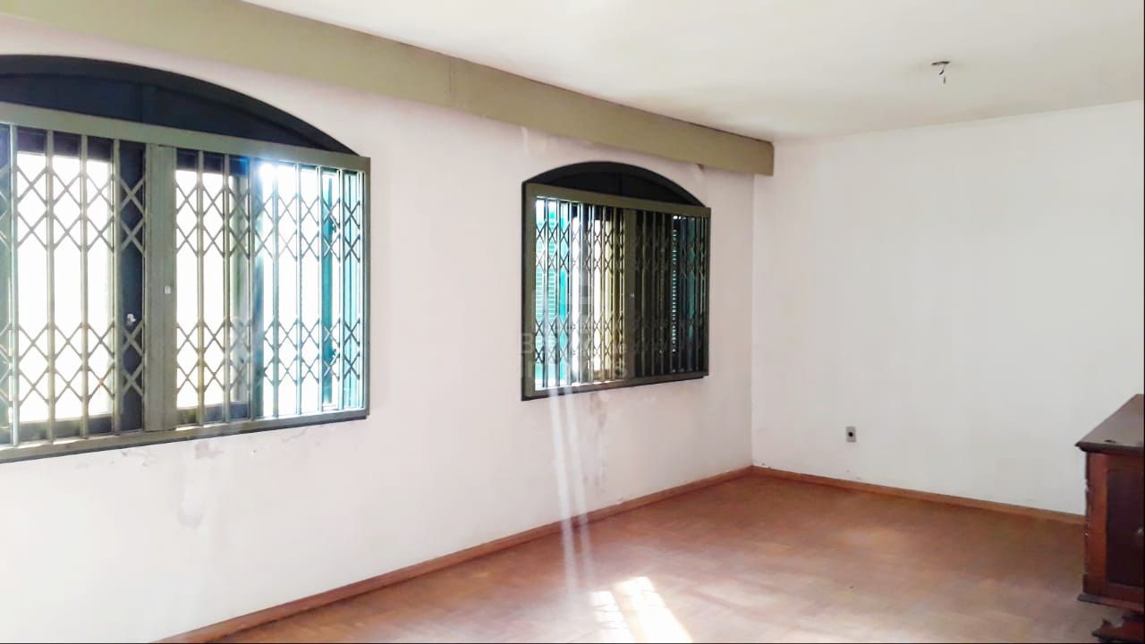 Casa à venda com 5 quartos, 130m² - Foto 12