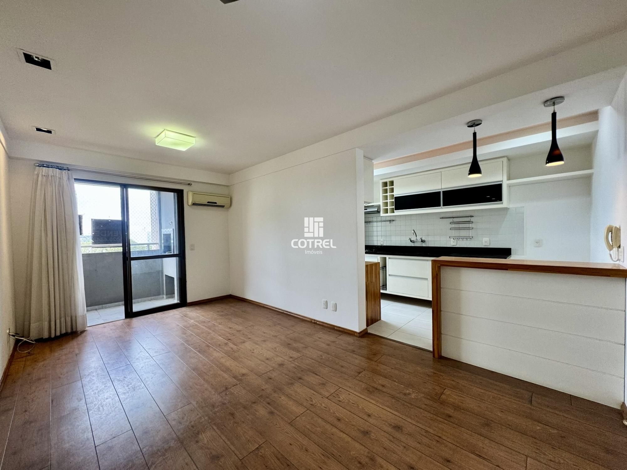 Apartamento Semimobiliado à Venda 2 dormitórios no Bairro Centro na cidade de Sa