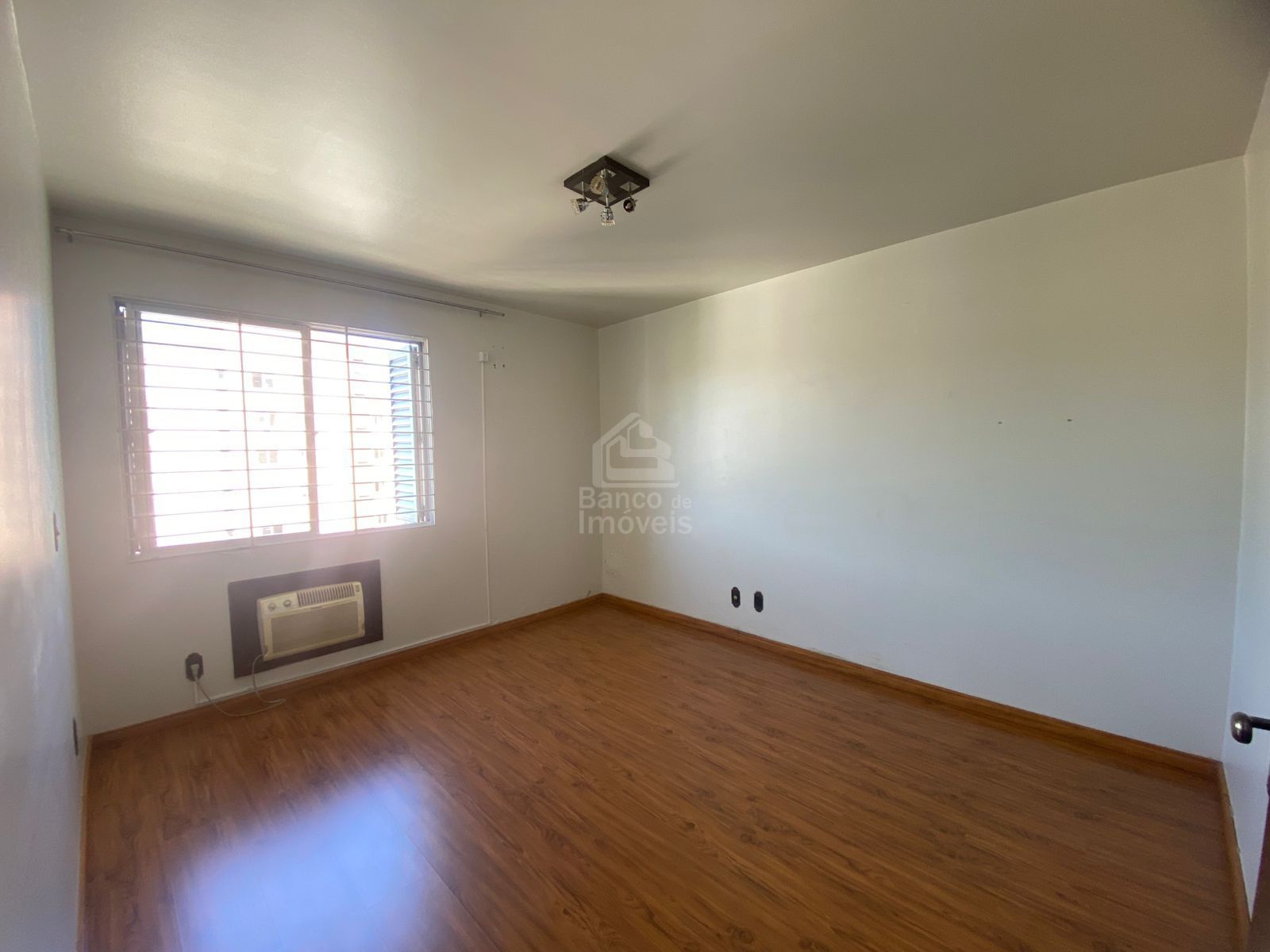 Apartamento para alugar com 2 quartos, 147m² - Foto 13