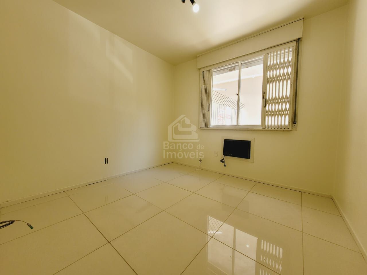 Apartamento à venda com 3 quartos, 105m² - Foto 4