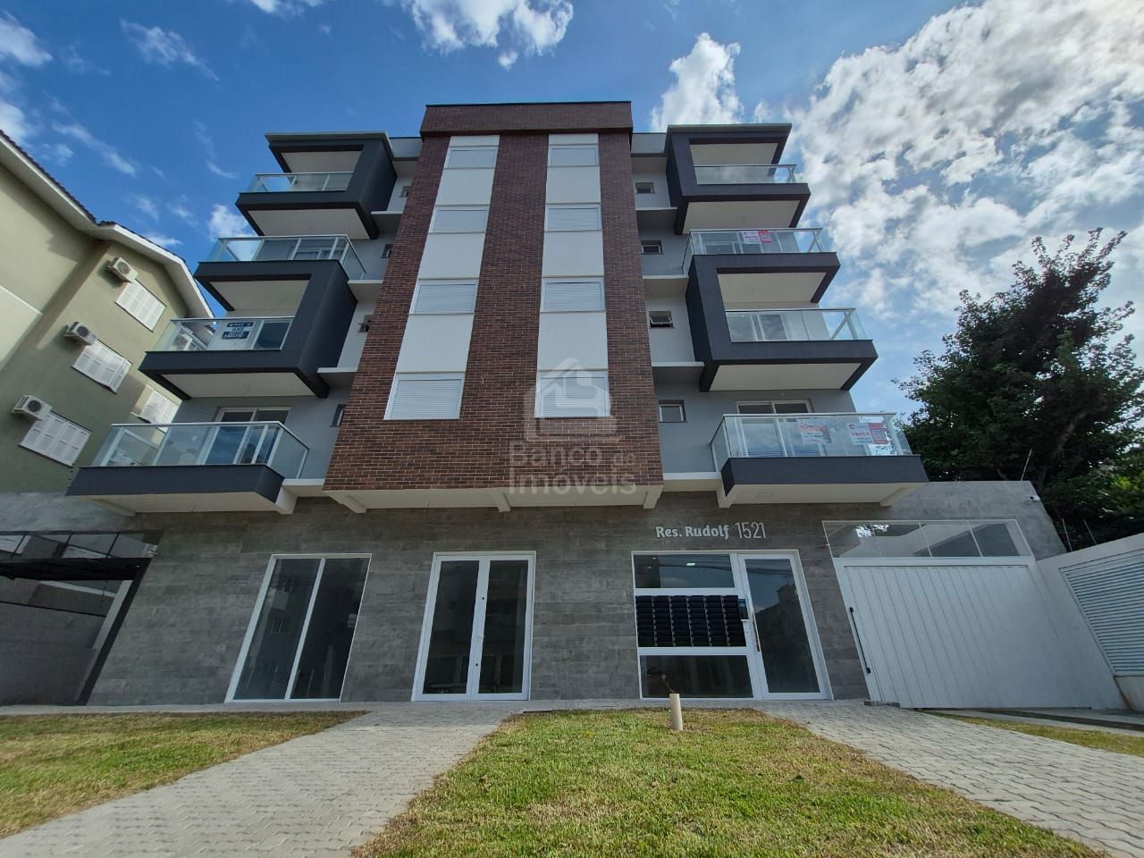 Apartamento para alugar  no Camobi - Santa Maria, RS. Imóveis