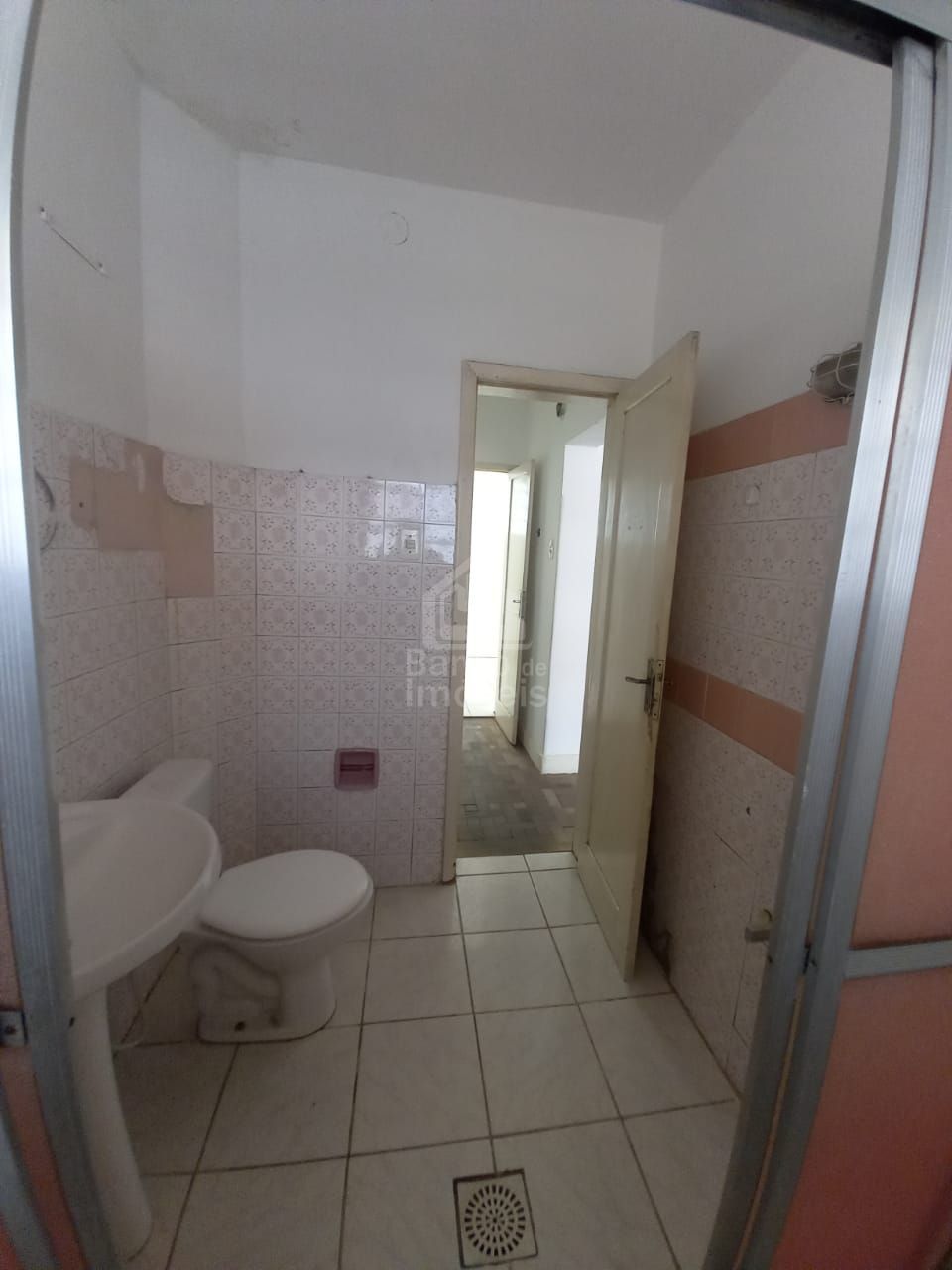 Apartamento à venda com 2 quartos, 83m² - Foto 3