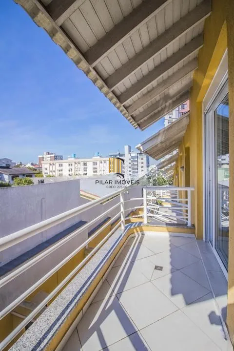 Casa de Condomínio 3 dormitórios no bairro Jardim São Pedro