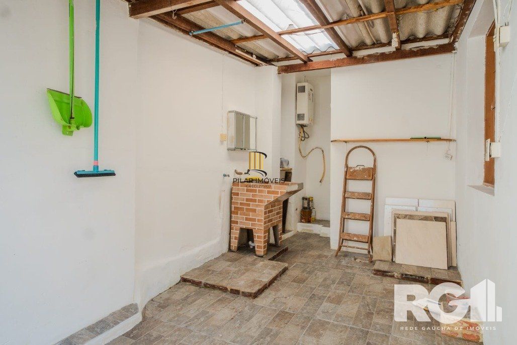 Casa 3 dormitórios no bairro Guarujá