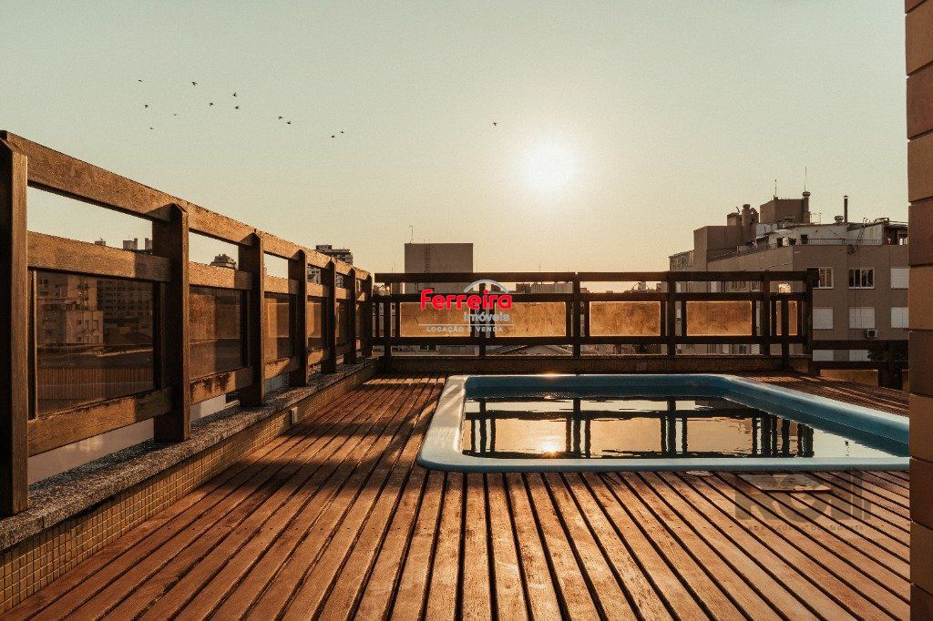 Vende-se cobertura 3 quartos com suíte e 2 vagas - 333m² - Mont Serrat totalmente atualizada, desocupada