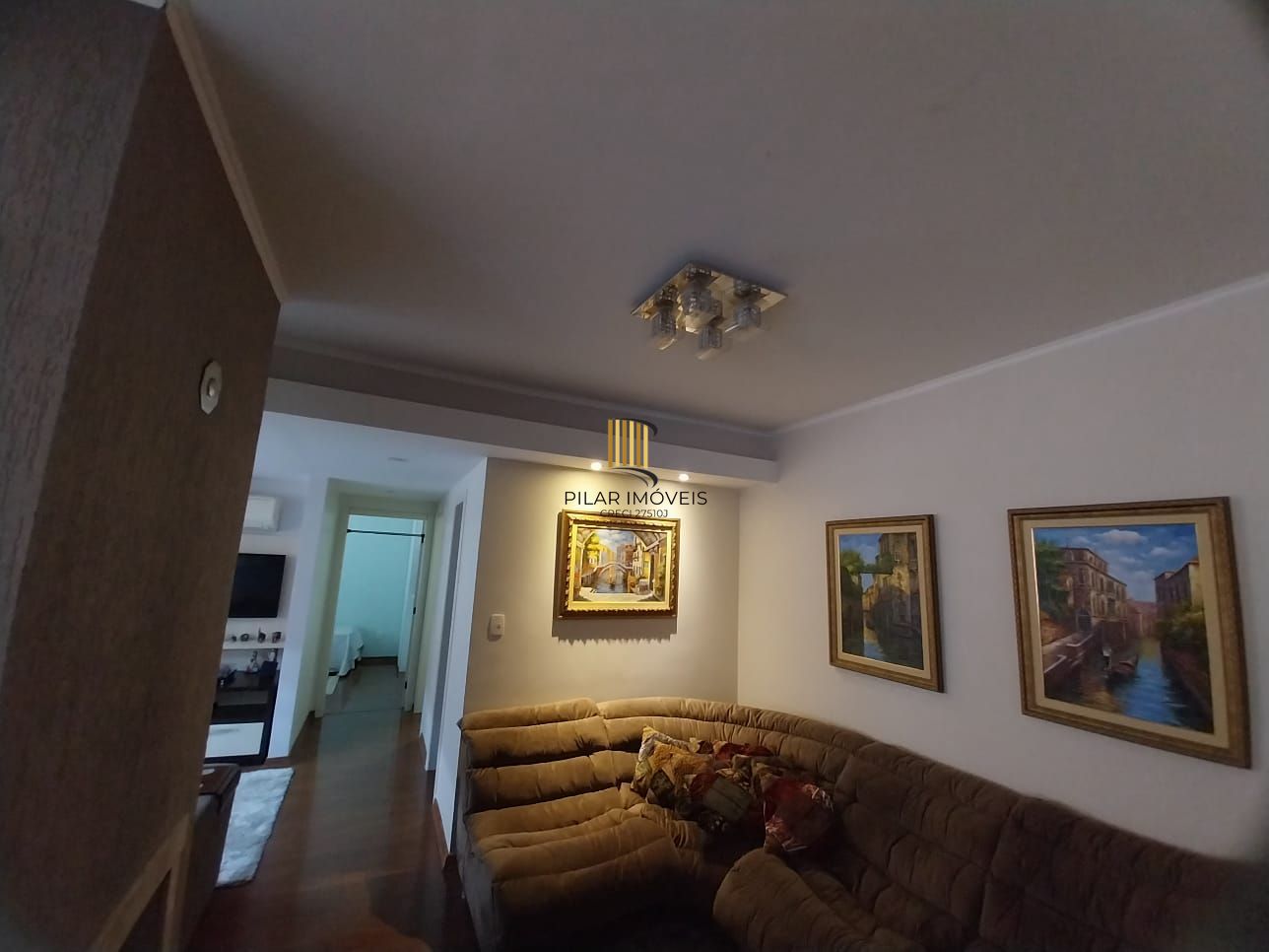 Excelente apartamento, BOX duplo, Cidade Baixa, 3D, 1 suite, semimobiliado, sala de jantar e 2 salas de estar, lareira e churrasqueira. 2 banheiros.